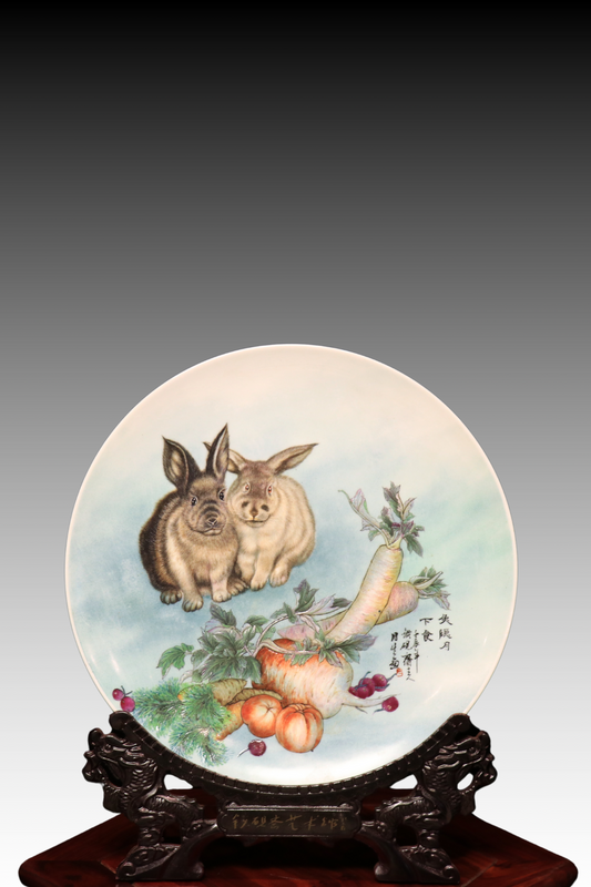 Porcelain Plate, Hand-Painted Plate, Rabbits And Vegetables, 兔隱月下食 II, Fencai, Famille rose